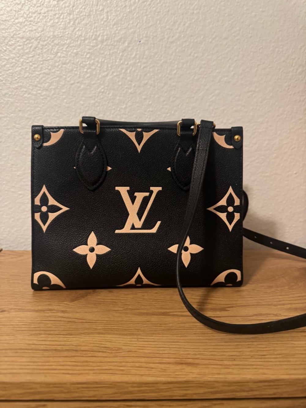 Louis Vuitton OnTheGo PM Monogram Canvas Tote w/ Strap + Receipt - Picture 2 of 9